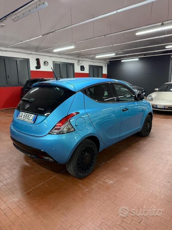 Usata Lancia Ypsilon S 69 CV (50 kW) 2021 Blu Utilitaria