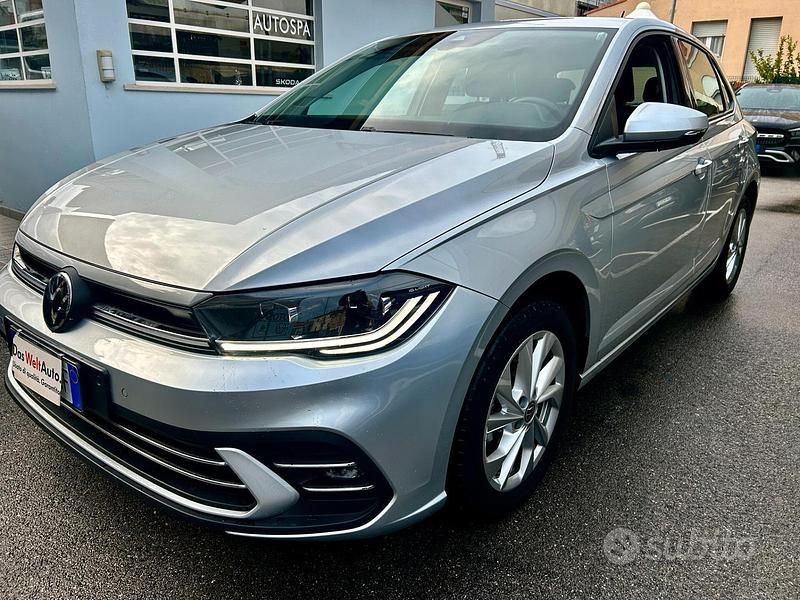 Usata VW Polo Style 90 CV (66 kW) 2023 Grigio Utilitaria
