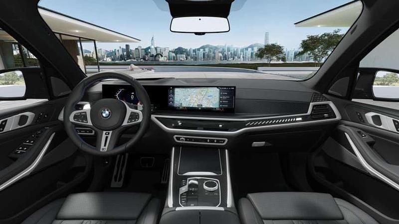 Nuova BMW X5 530 CV (389 kW) 2026 Marina bay blue metallizzato SUV