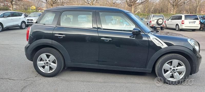 Usata Mini Park Lane Countryman 111 CV (81 kW) 2016 Nero SUV