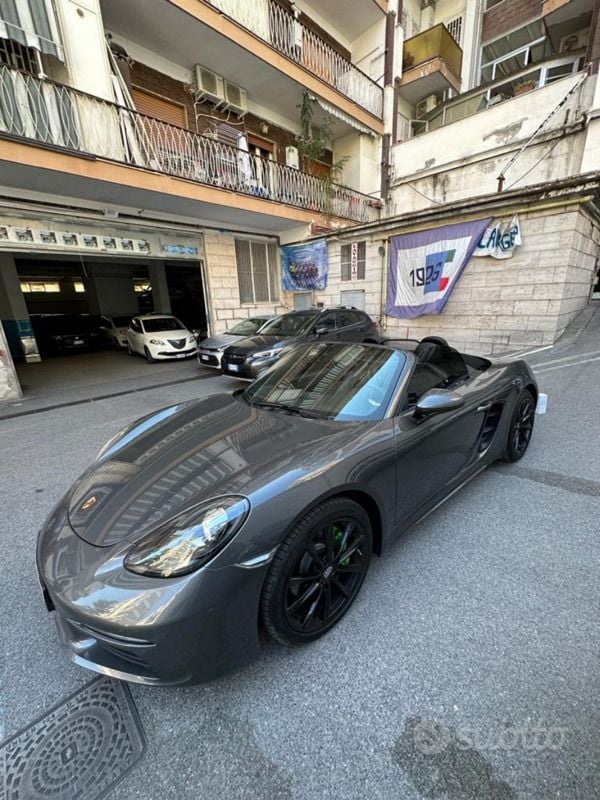 Usata Porsche 718 300 CV (220 kW) 2018 Grigio Cabrio
