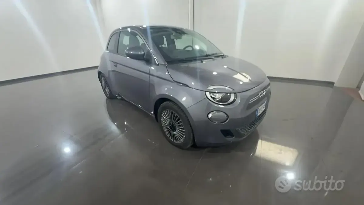 Używany Fiat 500e Icon 42 kW (58 KM) 2020 Szary Sedan/Limuzyna
