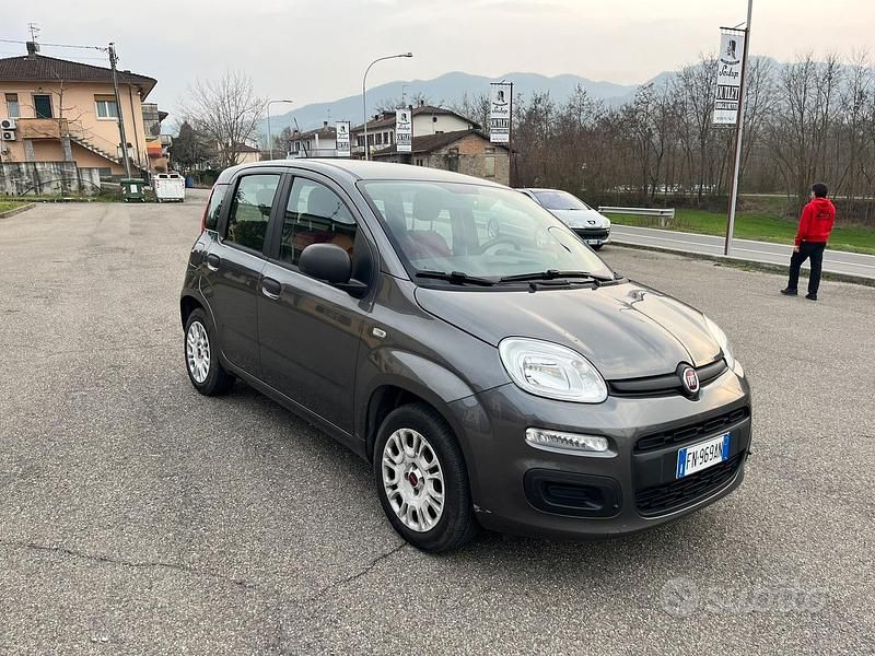 Usata Fiat Panda Lounge 69 CV (50 kW) 2018 Grigio Utilitaria