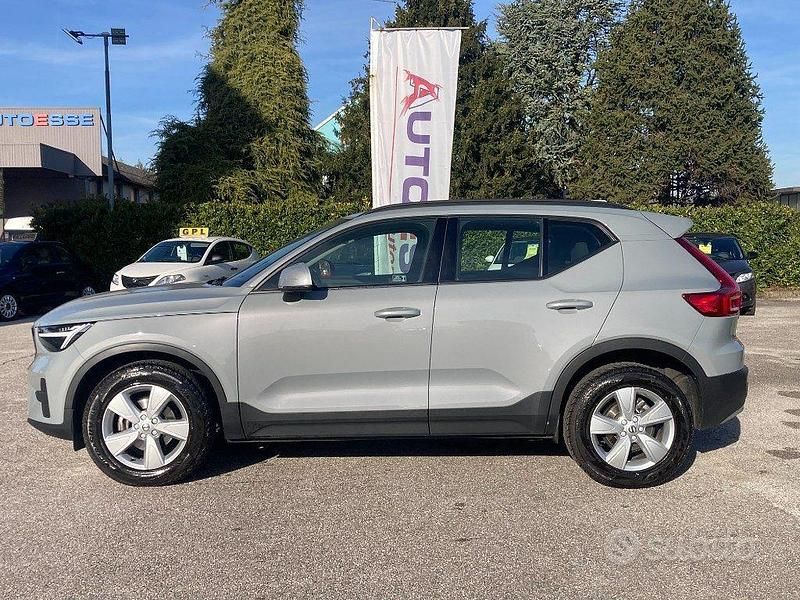Usata Volvo XC40 129 CV (94 kW) 2023 Grigio SUV