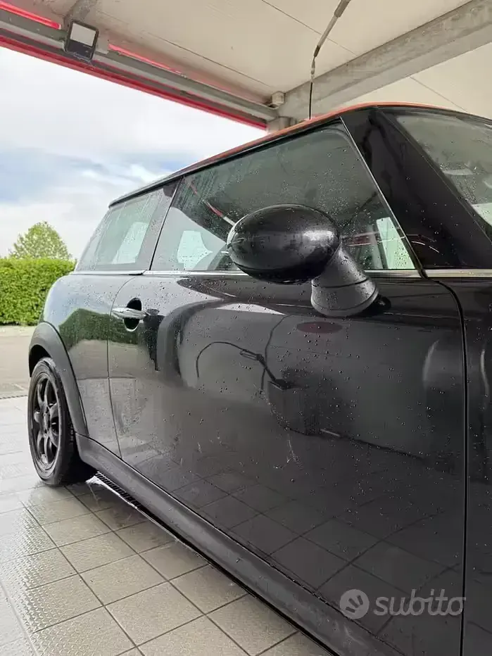 Usata Mini Cooper 112 CV (82 kW) 2010 Nero Utilitaria