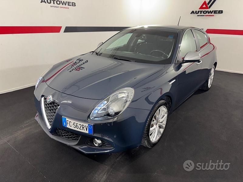 Usata Alfa Romeo Giulietta Super 120 CV (88 kW) 2016 Blu/azzurro Utilitaria