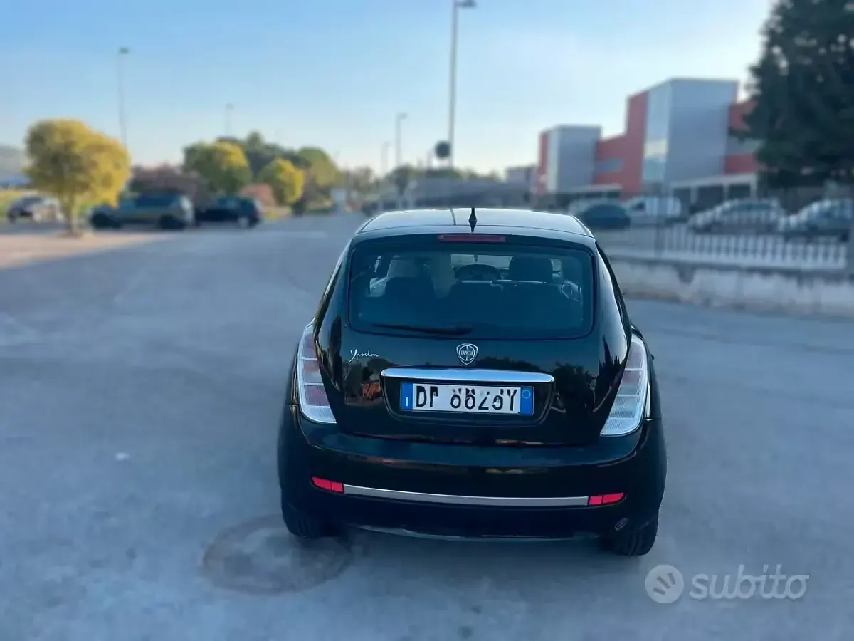 Usata Lancia Ypsilon 60 CV (44 kW) 2009 Nero Utilitaria