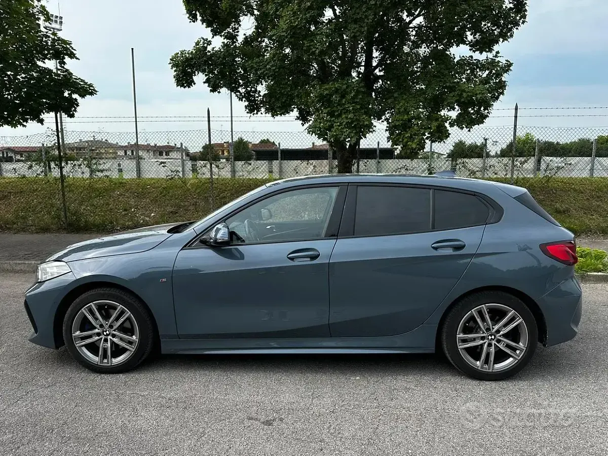 Usata BMW 118 Efficient Dynamics 150 CV (110 kW) 2023 Grigio Utilitaria