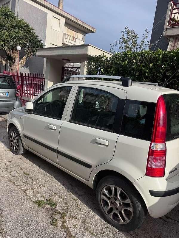 Usata Fiat Panda Dynamic 69 CV (50 kW) 2011 Bianco Utilitaria