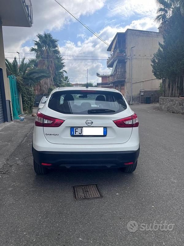 Usata Nissan Qashqai 110 CV (80 kW) 2017 Bianco SUV