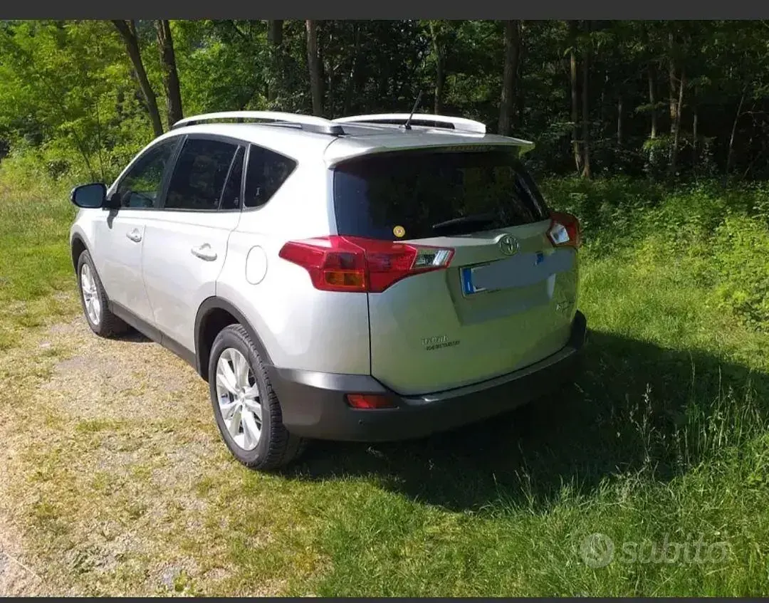 Usata Toyota RAV4 Lounge 150 CV (110 kW) 2014 Grigio SUV