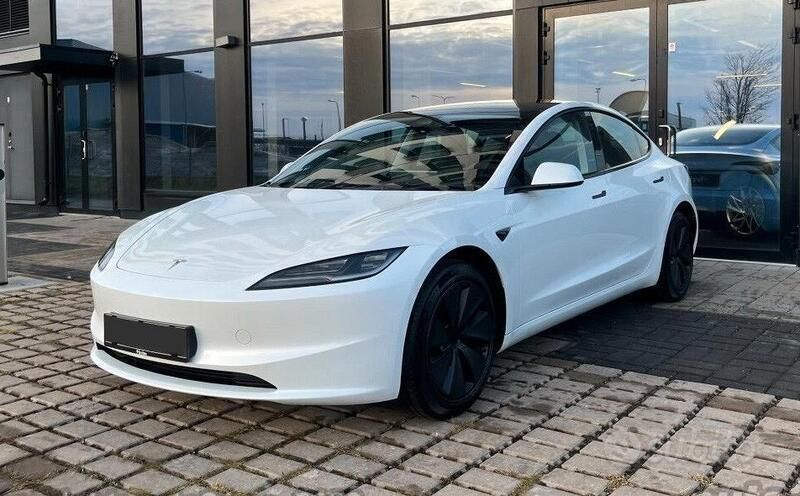 Usata Tesla Model 3 235 kW (320 CV) 2024 Bianco Berlina