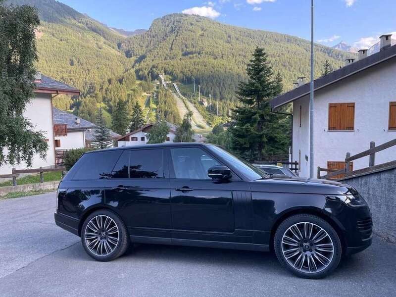 Nero Usata 2018 Land Rover Range Rover Autobiography SUV | 49.900 € (Molto cara) - Immagine 1/4