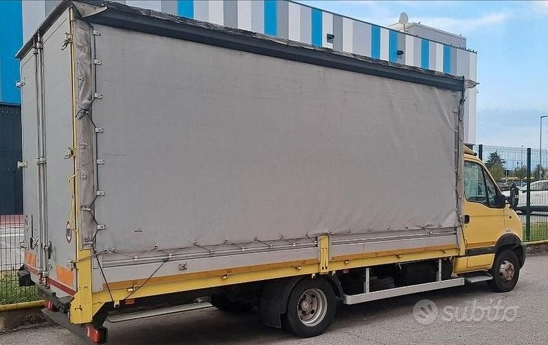 Usata Renault Master 146 CV (107 kW) 2003 Giallo Berlina