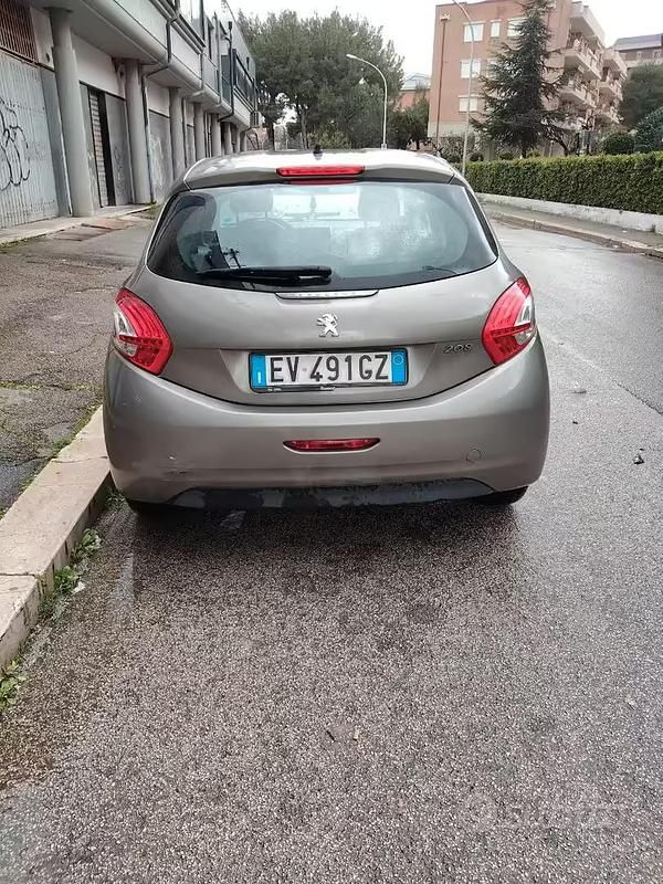 Usata Peugeot 208 2014 Grigio Utilitaria
