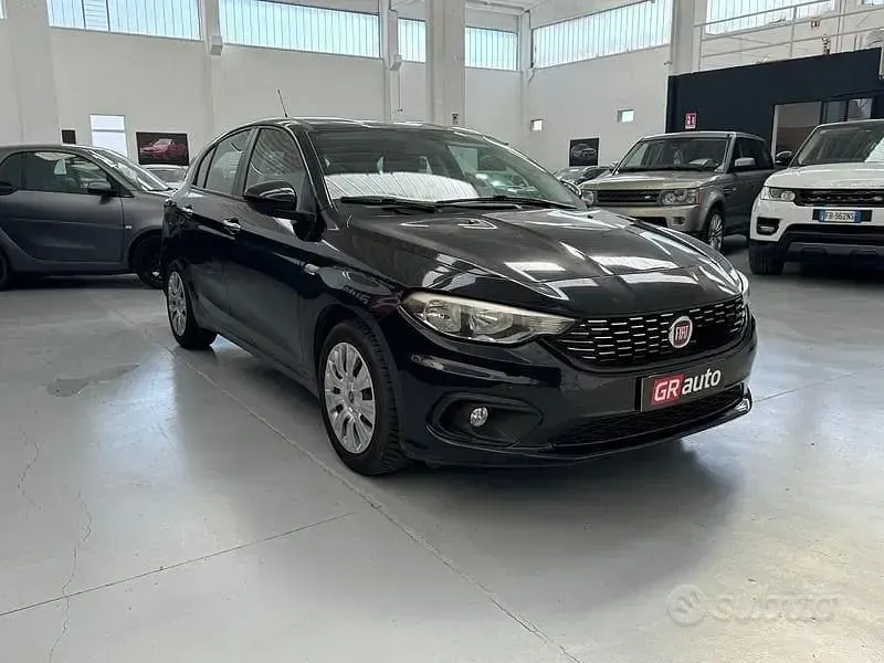 Usata Fiat Tipo Easy 120 CV (88 kW) 2016 Nero Station wagon