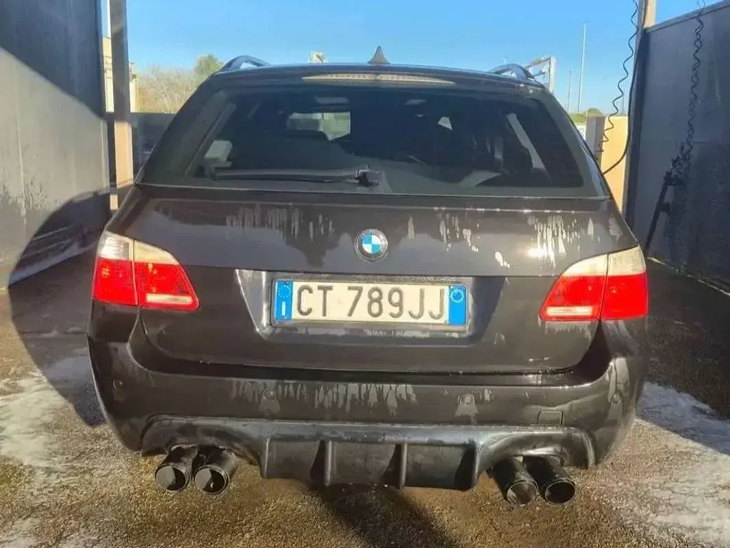 Usata BMW 535 272 CV (200 kW) 2005 Nero Station wagon