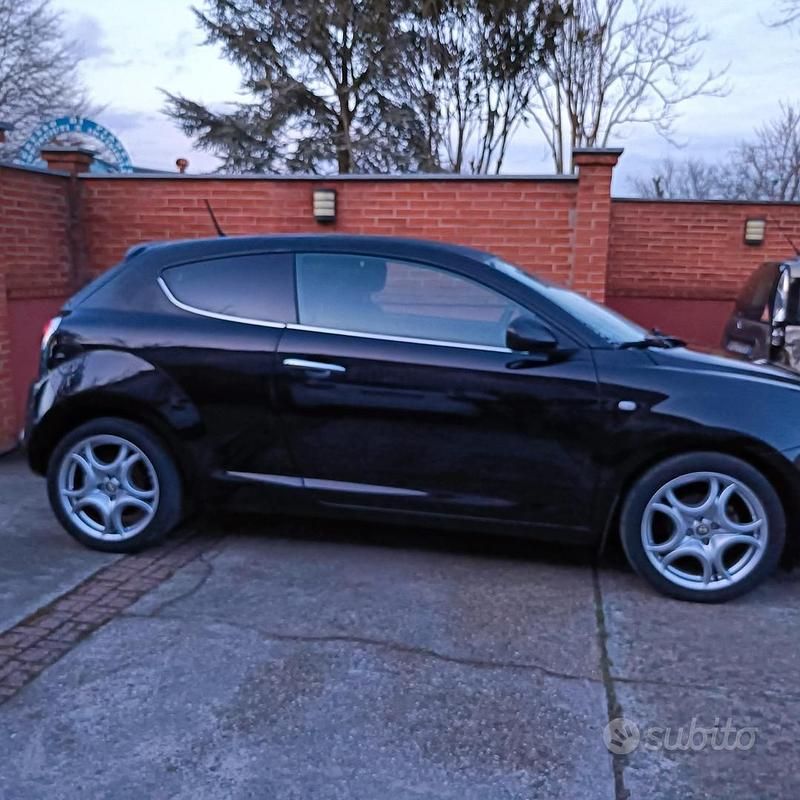Usata Alfa Romeo MiTo 155 CV (114 kW) 2011 Nero Utilitaria