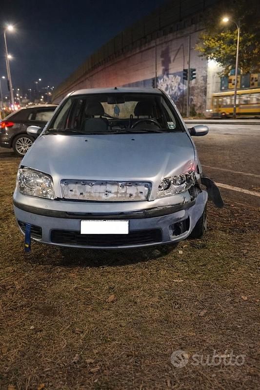Usata Fiat Punto 60 CV (44 kW) 2006 Blu Utilitaria