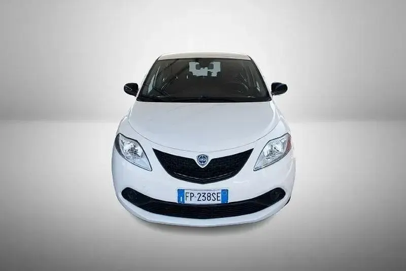 Usata Lancia Ypsilon Gold 69 CV (50 kW) 2018 Other Utilitaria