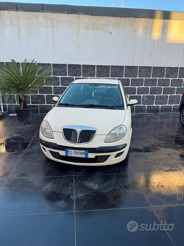 Usata Lancia Ypsilon 80 CV (58 kW) 2005 Utilitaria
