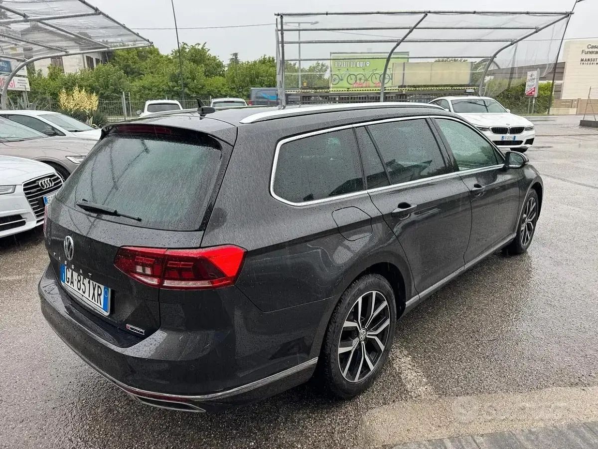 Usata VW Passat Executive 190 CV (139 kW) 2020 Grigio Station wagon