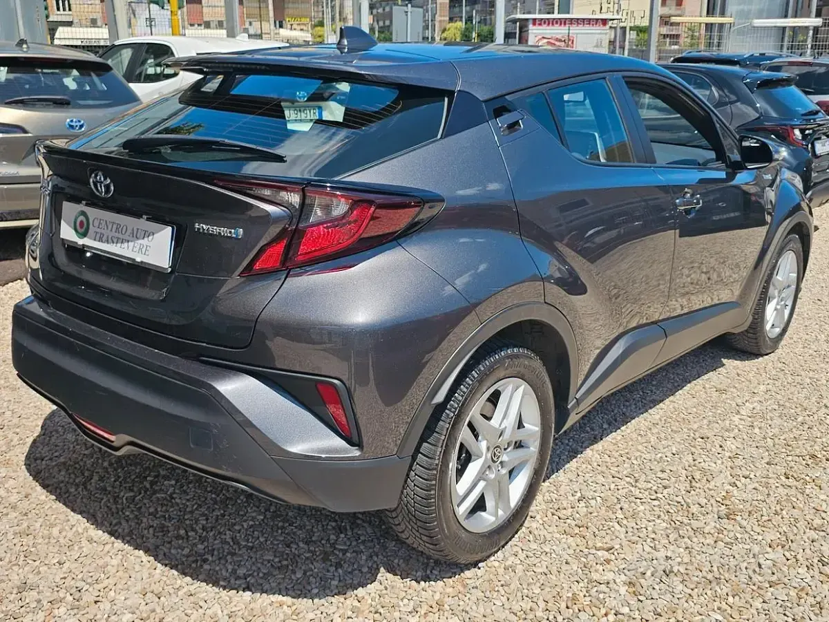 Second-hand Toyota C-HR Business Edition 98 CP (72 kW) 2021 Gri SUV