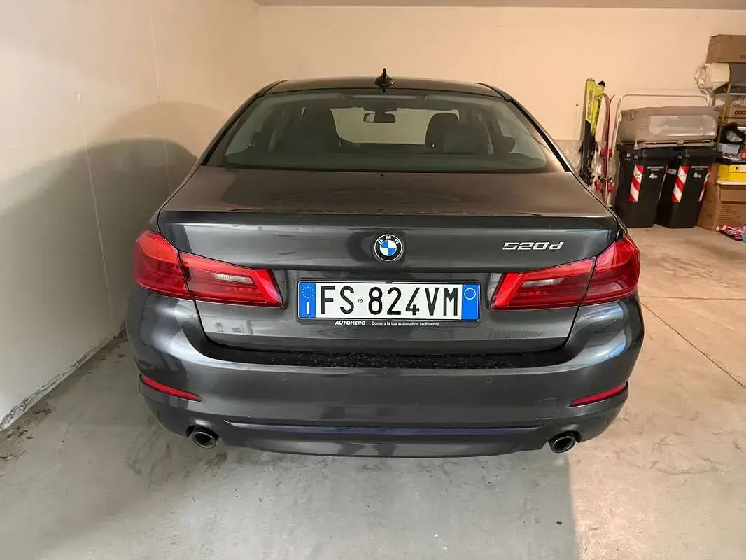 Usata BMW 520 Sport Line 190 CV (139 kW) 2018 Grigio Berlina