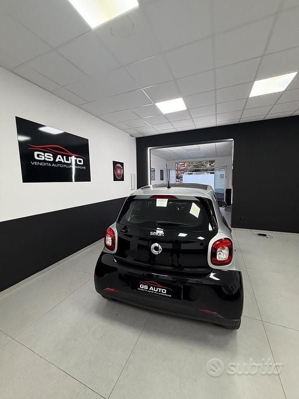 Usata Smart ForFour Passion 71 CV (52 kW) 2016 Nero Utilitaria