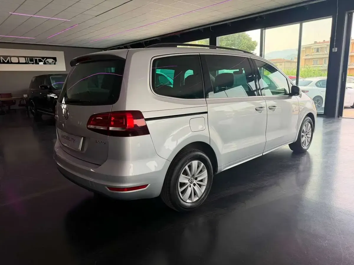 Usata VW Sharan Comfortline 150 CV (110 kW) 2016 Argento met Monovolume