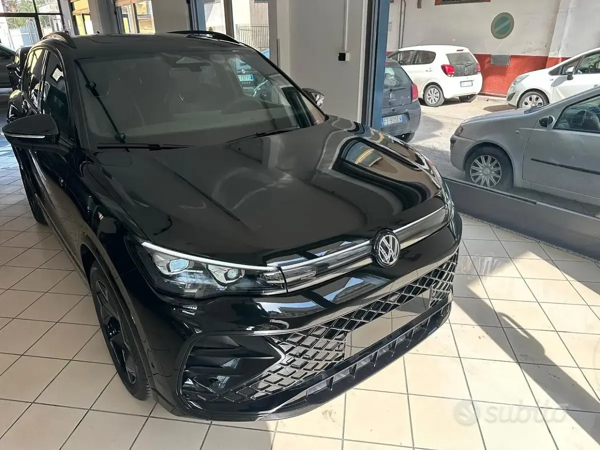 Nuova VW Tiguan R-line 150 CV (110 kW) 2026 Nero SUV