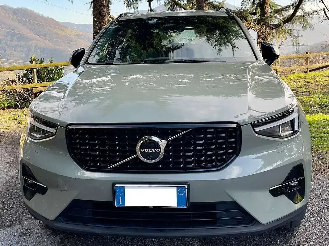 Usata Volvo XC40 Plus 197 CV (144 kW) 2022 Verde SUV