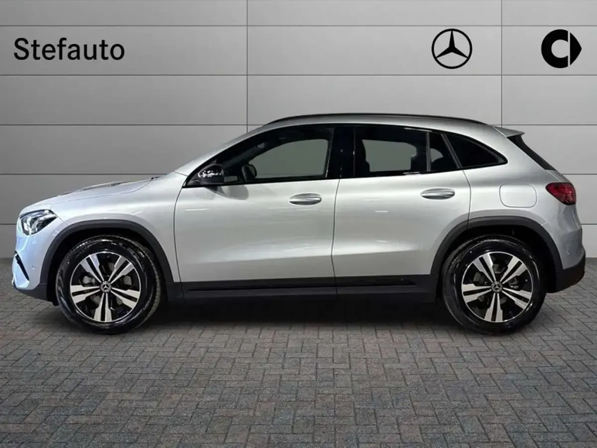 Nuova Mercedes GLA200 Progressive 150 CV (110 kW) 2026 Argento hightech SUV
