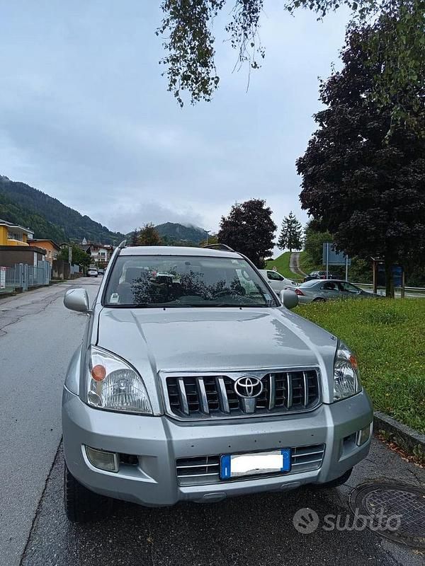 Usata Toyota Land Cruiser 166 CV (122 kW) 2004 Grigio SUV