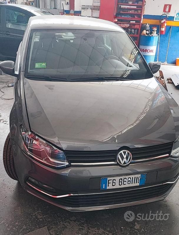 Usata VW Polo Comfortline 75 CV (55 kW) 2015 Grigio Berlina