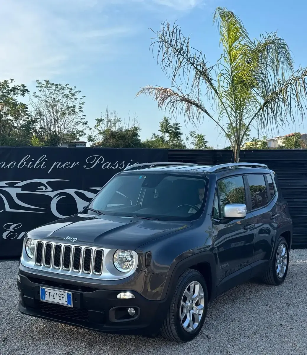 Usata Jeep Renegade Limited 140 CV (102 kW) 2017 Grigio SUV