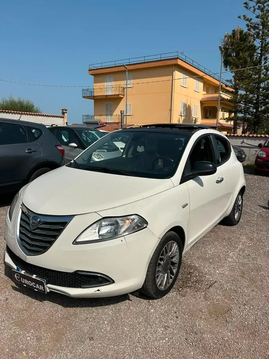 Usata Lancia Ypsilon Silver 95 CV (69 kW) 2011 Utilitaria