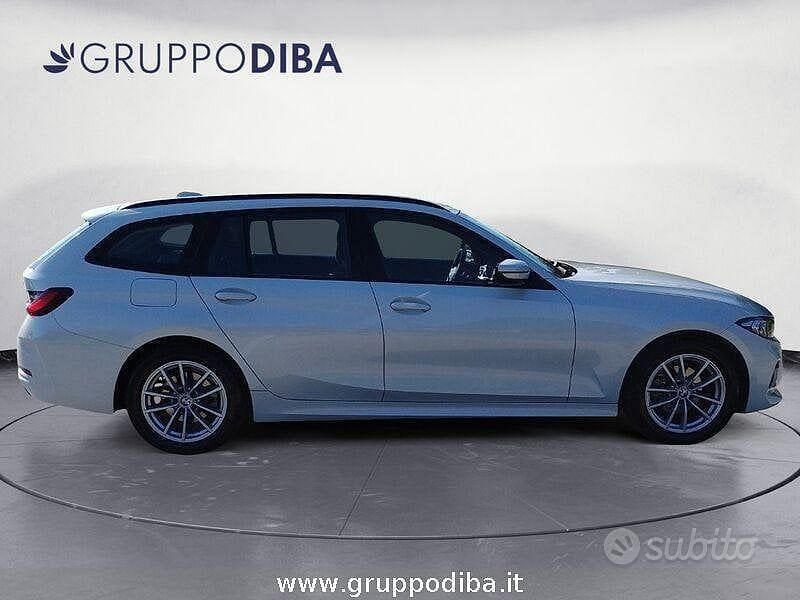 Begagnad BMW 318 Efficient Dynamics 150 HK (110 kW) 2024 Vit Kombi