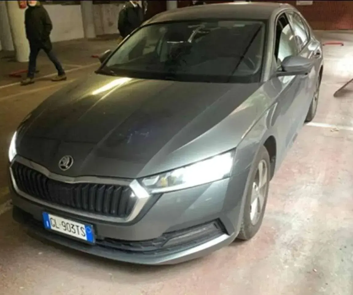 Usata Skoda Octavia Executive 110 CV (80 kW) 2022 Grigio Station wagon
