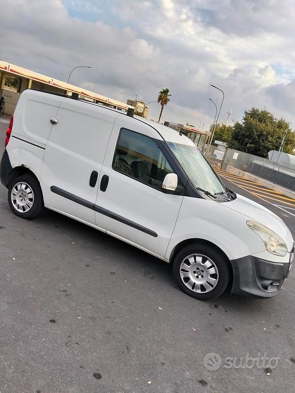 Usata Fiat Doblò 120 CV (88 kW) 2012 Bianco Monovolume
