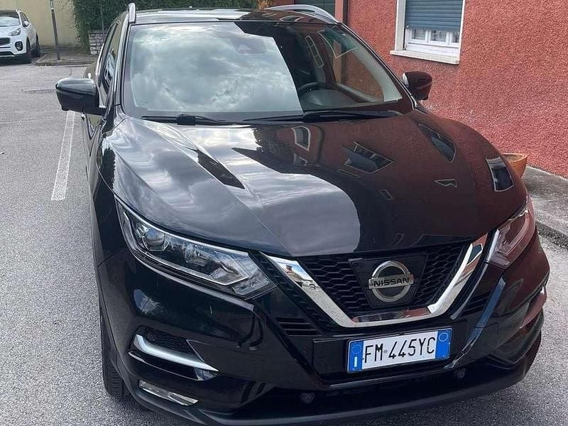 Usata Nissan Qashqai N-Connecta 110 CV (80 kW) 2017 Nero SUV