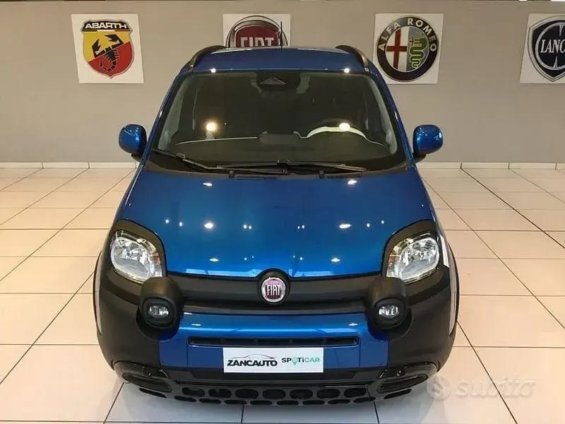Nuova Fiat Panda Cross 65 CV (47 kW) 2026 Blu Utilitaria