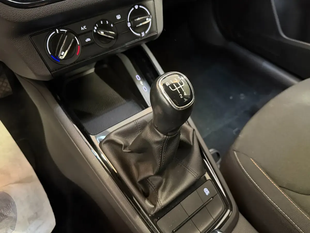 Usata Skoda Scala 95 CV (69 kW) 2023 Grigio Utilitaria