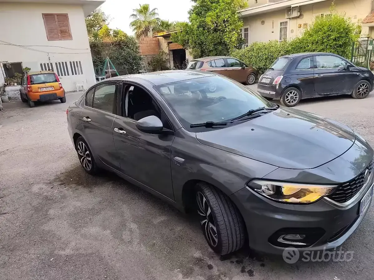Usata Fiat Tipo 120 CV (88 kW) 2016 Grigio Berlina