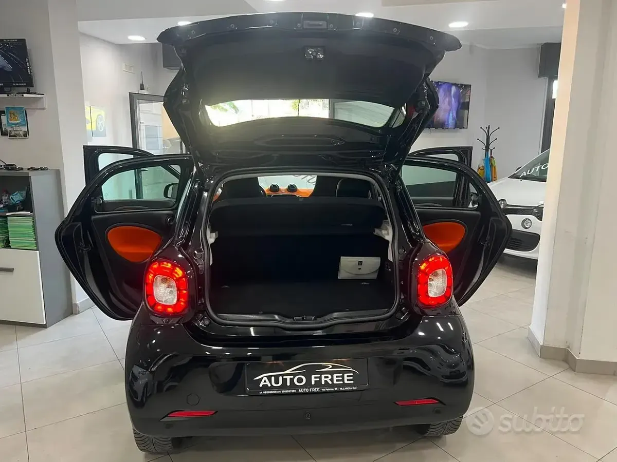 Usata Smart ForFour Passion 71 CV (52 kW) 2019 Nero Utilitaria
