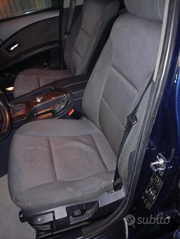 Usata BMW 530 Efficient Dynamics 218 CV (160 kW) 2003 Blu/azzurro Berlina