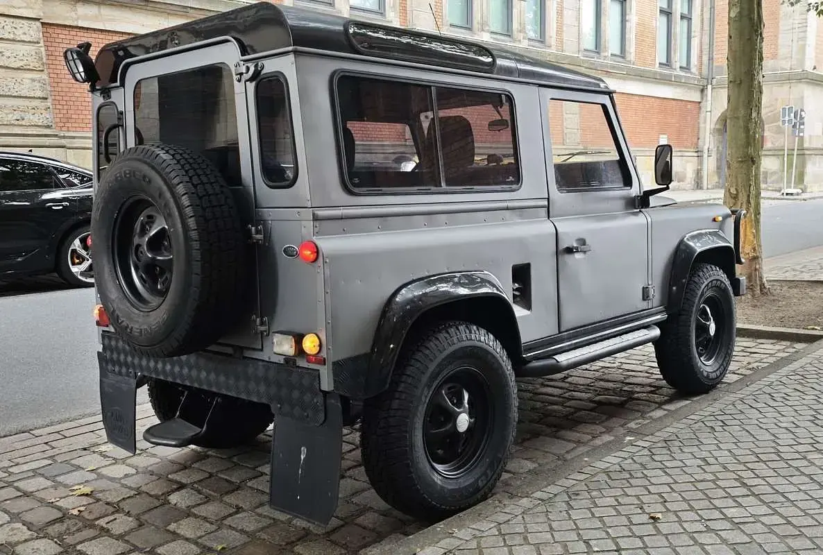 Usata Land Rover Defender 109 CV (80 kW) 1991 SUV