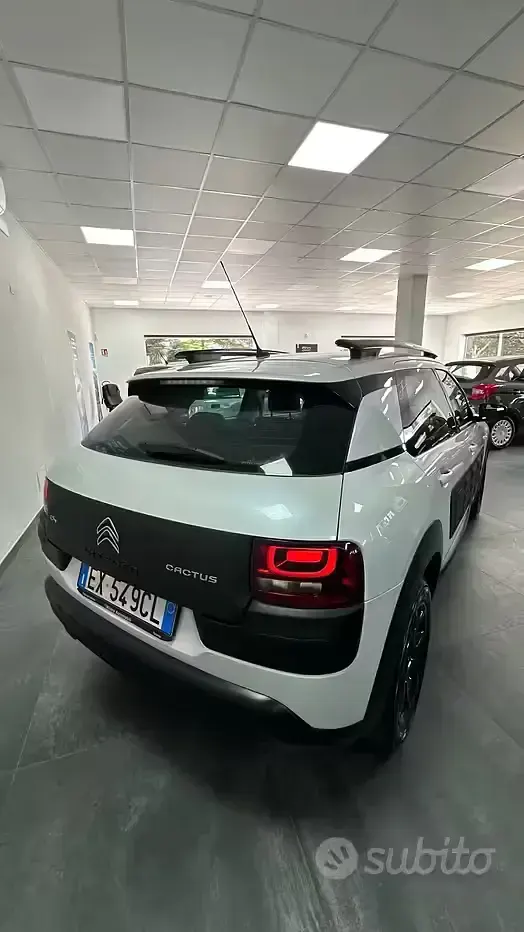 Usata Citroën C4 Cactus Feel 82 CV (60 kW) 2014 Bianco Utilitaria