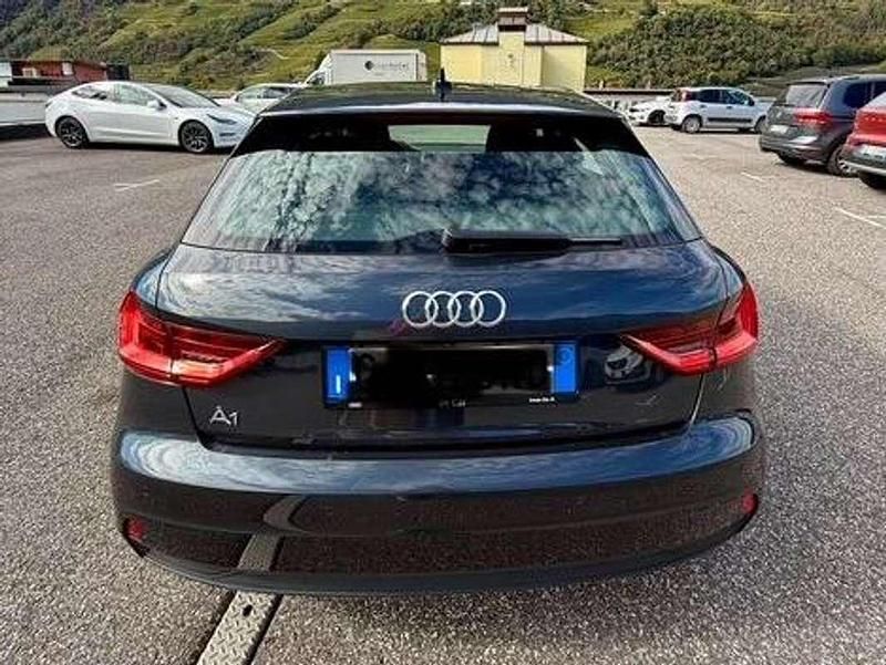 Grigio Usata 2022 Audi A1 Sportback Ambiente Due volumi | 22.500 € (Buon prezzo) - Immagine 1/4