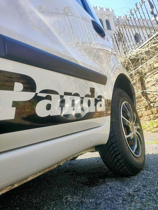 Usata Fiat Panda 69 CV (50 kW) 2011 Bianco Utilitaria